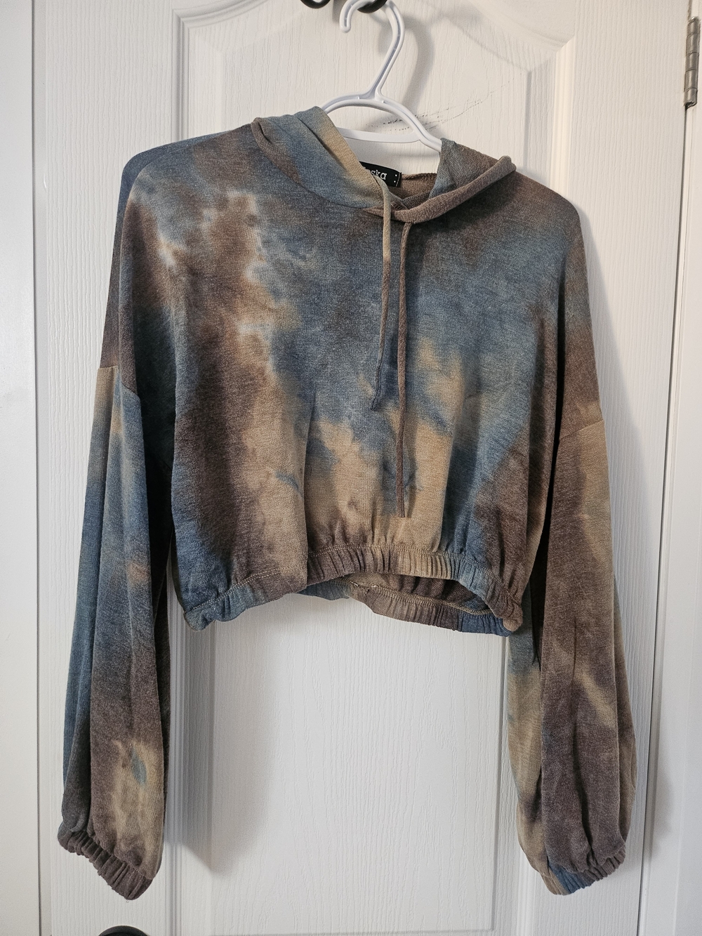 Tie-Dye Cropped Hoodie in Blue & Brown